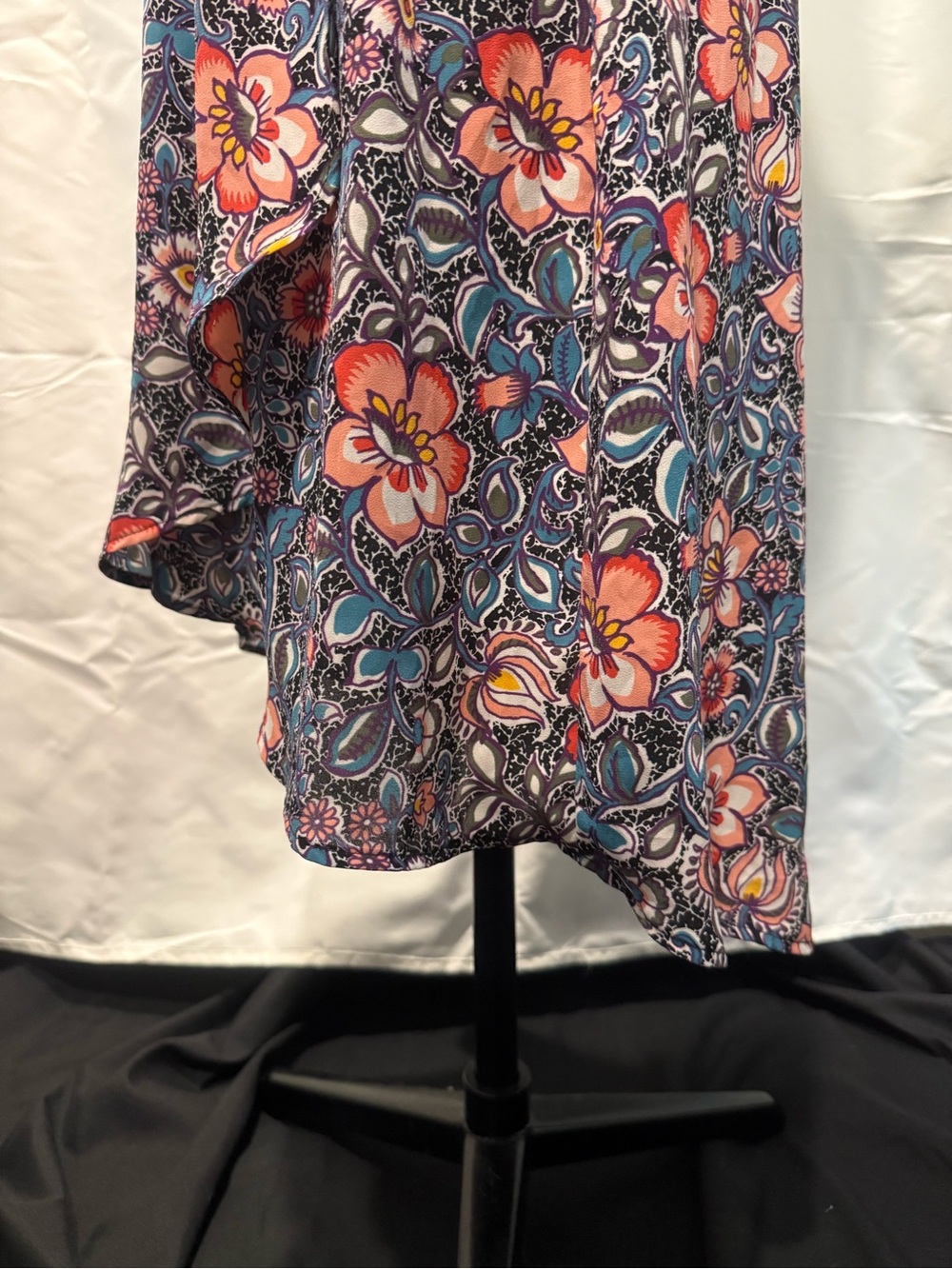 Express Strapless Floral High-Low Dress in Black, White, Coral & Teal - Picture 4 of 6